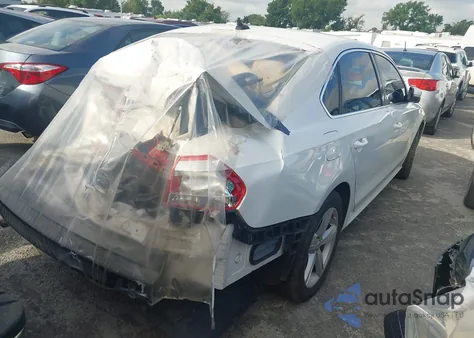 2013 Volkswagen Passat 2.5L Se z USA, uszkodzony, nr VIN 1VWBH7A30DC062874